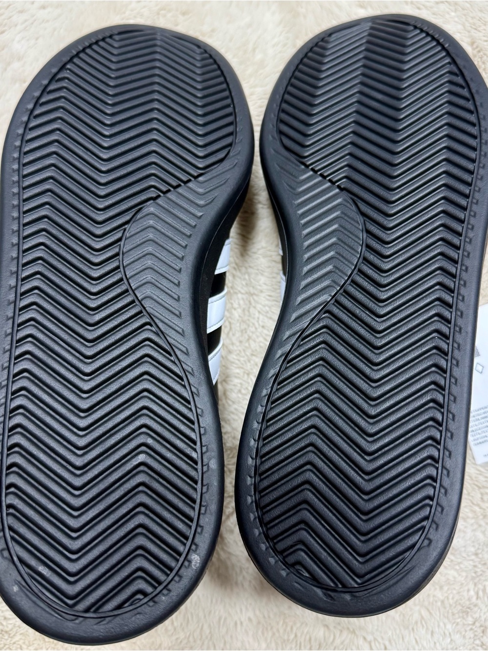 Adidas Black and White Cloudfoam Grand Court 2.0 Men’s Size 11 - Picture 3 of 9